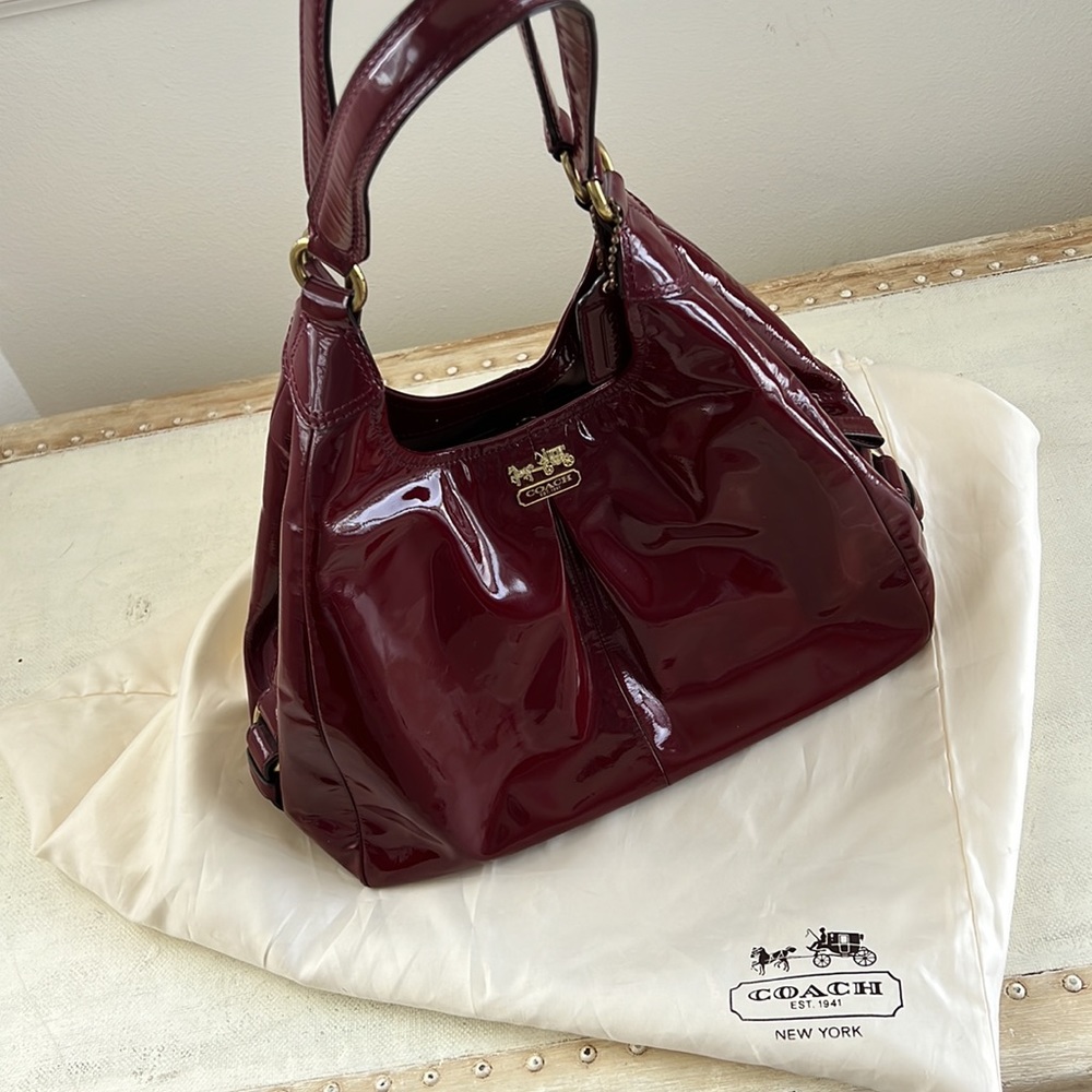 Coach Patent Leather Burgandy Handbad in Excellent Condition